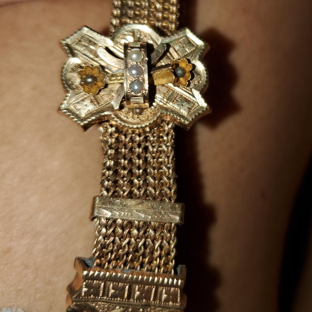 Antique Victorian Era woven gold mesh bracelet - Picture 8 of 16